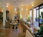 Lantana Resort Hotel & Apartments