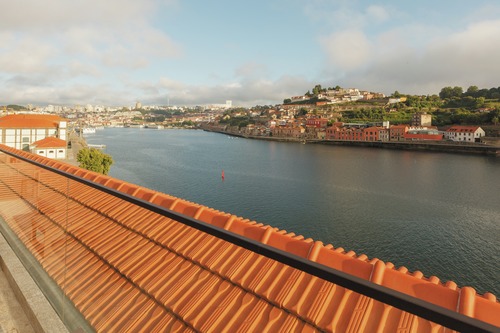 Neya Porto