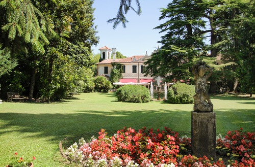 Villa Luppis